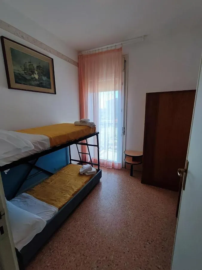 Hotel Primavera Sul Mare Lido di Savio 3*,