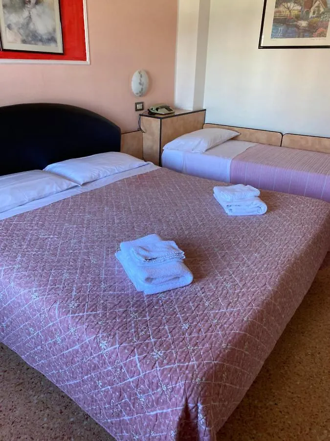 Hotel Primavera Sul Mare Lido Di Savio 3*,  İtalya